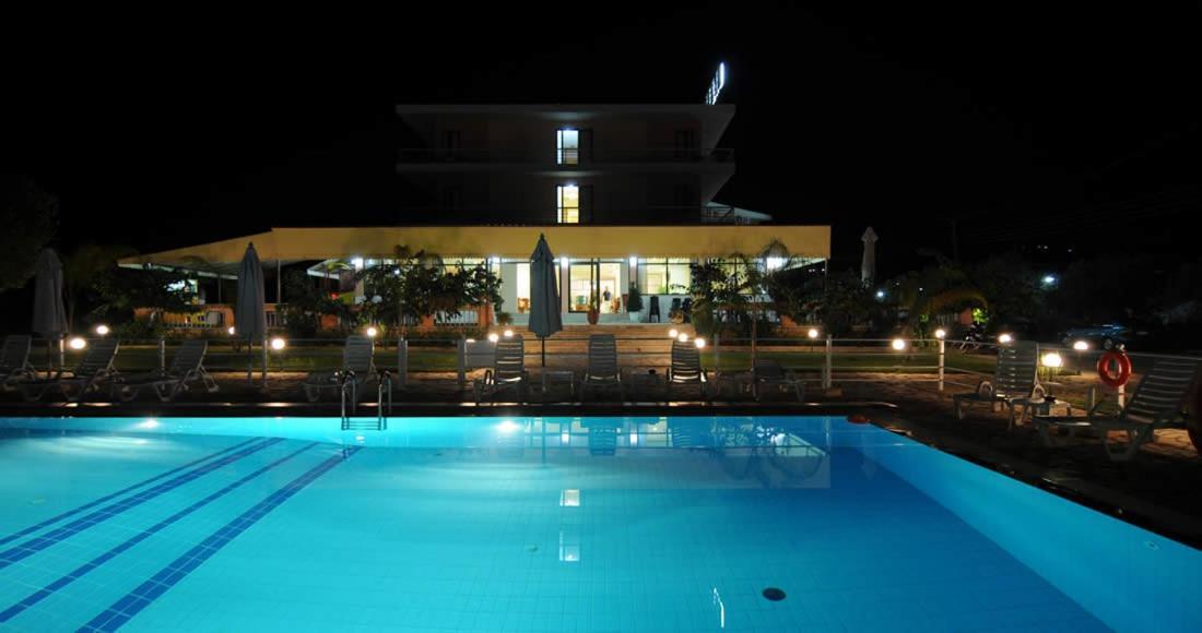 Cleopatra Hotel Kanali  Extérieur photo